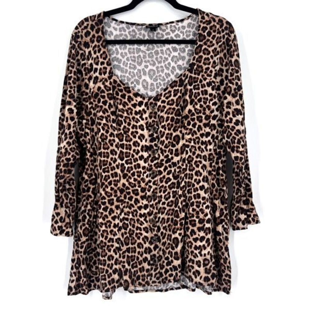 Torrid Women's Animal Print Scoop Neck Button-Up Flare Blouse tunic Size 2X